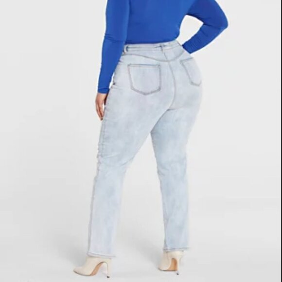 #3❤️ NWT HIGH RISE RIPPED KNEE STRAIGHT LEG JEANS - Picture 4 of 5